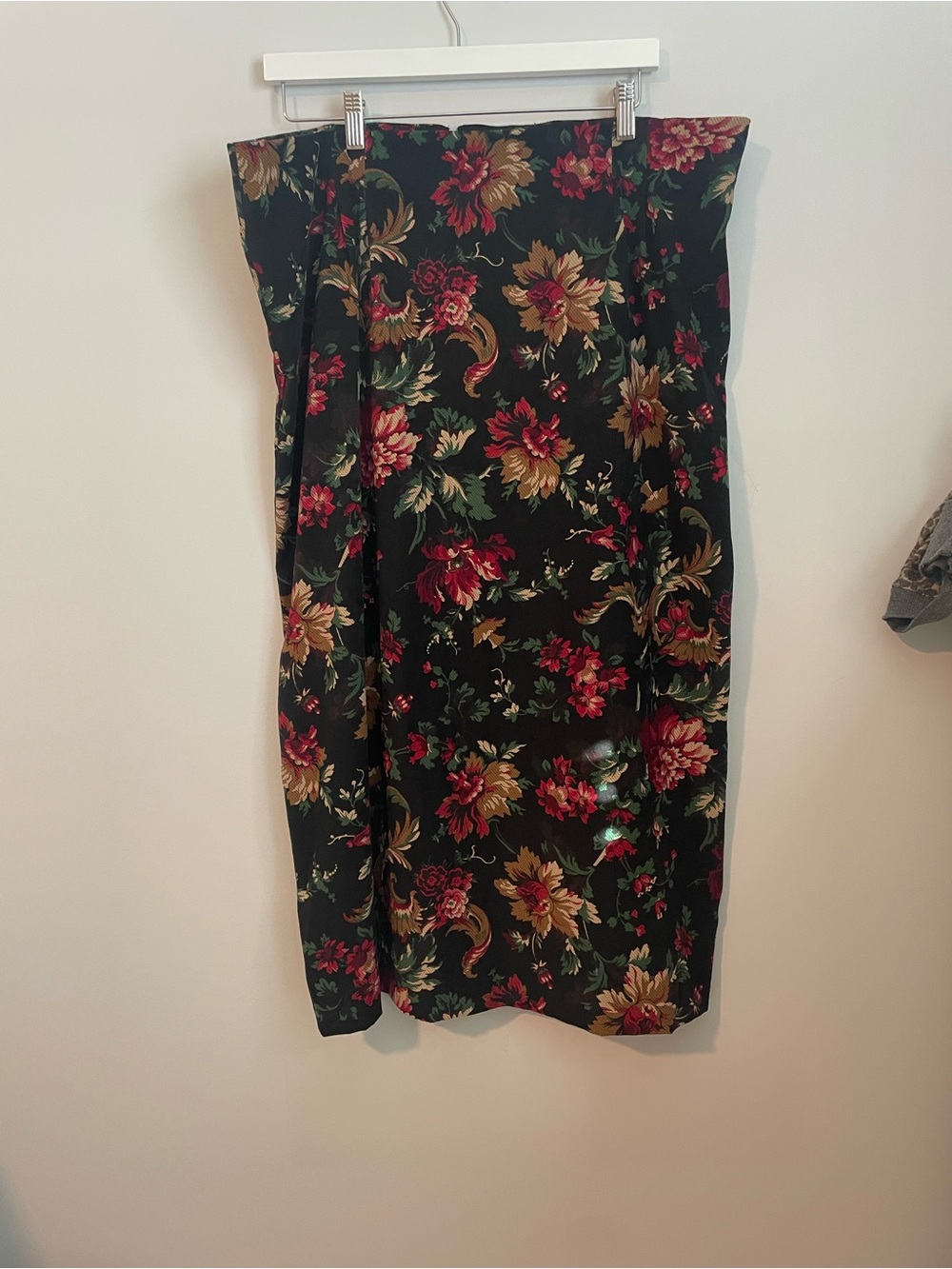 Courtenay Floral Midi Skirt in Black and Red